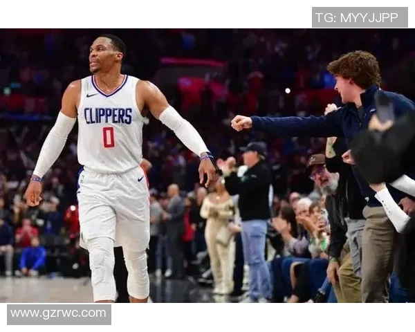 活塞与快船精彩对决全场回放重温赛场激情与精彩瞬间